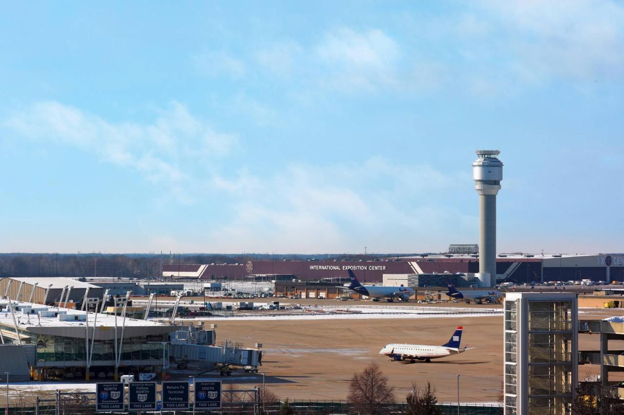 Sheraton Cleveland Airport Hotel Extérieur photo